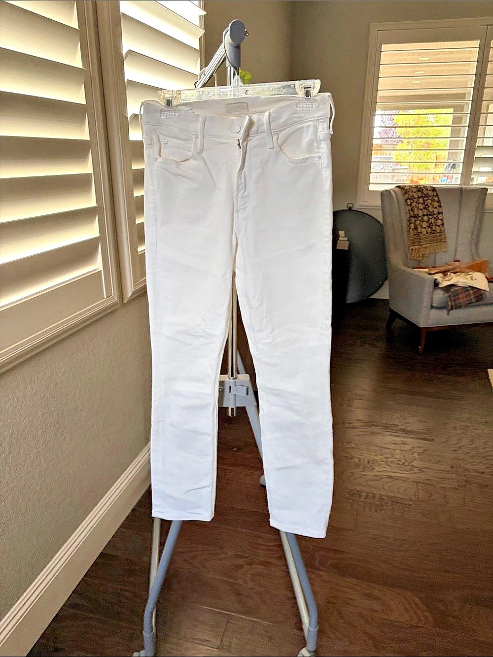 Mother The Dazzler Ankle Fray White Jeans Waist 26 Like New